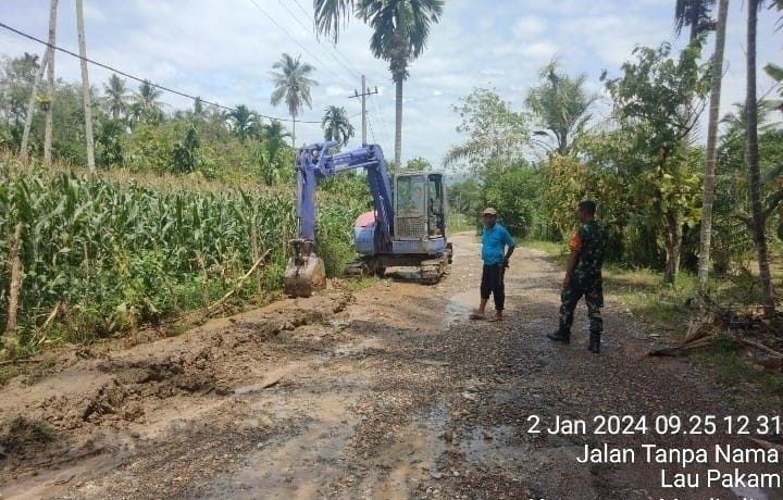 Koramil 09 Lau Baleng Gotong Royong Bersama Masyarakat Pembuatan Aliran